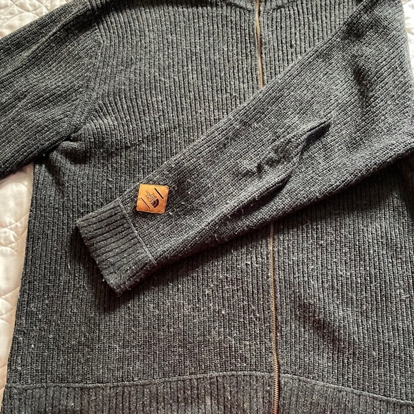 North Face Cable Knit Zip-up Sweater - Picture 3 of 4